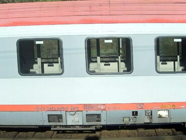 Пример успешно распознанного UIC номера пассажирского вагона (DB)